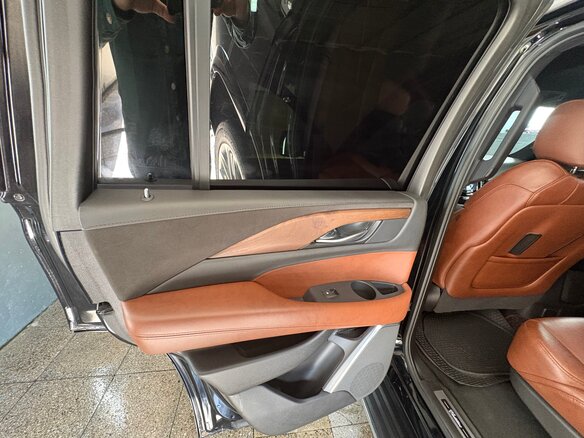 2018 Cadillac Escalade IV, чёрный, 5500000 рублей - вид 19