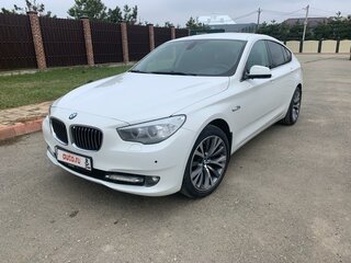 2009 BMW 5 серии Gran Turismo 535i VI (F10/F11/F07), белый, 1395000 рублей, вид 1