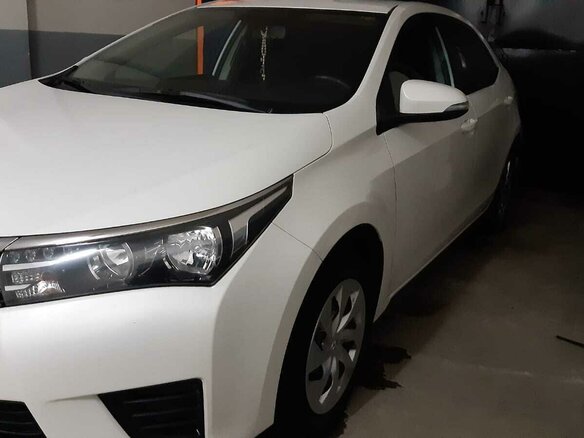 2014 Toyota Corolla XI (E160, E170, E180), белый, 1690000 рублей - вид 2