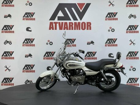 2026 Bajaj Avenger, белый, 249900 рублей, вид 3