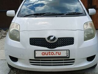 2005 Toyota Vitz II (XP90), белый, 625000 рублей, вид 1