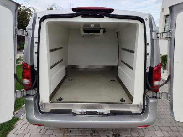 2019 Mercedes-Benz Vito, серебристый, 3350000 рублей - вид 4