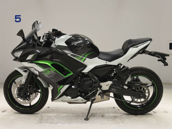 2022 Kawasaki Ninja 650, чёрный, 900000 рублей - вид 1