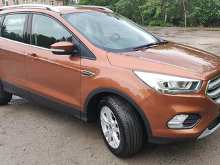 2017 Ford Kuga II Рестайлинг, золотистый, 1989000 рублей, вид 2