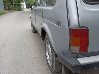 2005 Lada (ВАЗ) 2131 (4x4) I, серебристый, 299999 рублей, вид 3