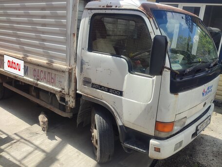 1994 Nissan Atlas, белый, 900000 рублей, вид 2
