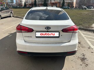 2018 Kia Cerato III Рестайлинг (Classic), белый, 1050000 рублей, вид 3
