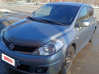 2011 Nissan Tiida I Рестайлинг, серый, 850000 рублей, вид 1