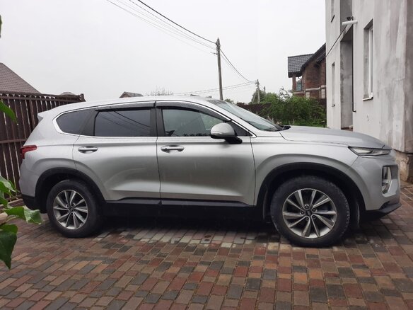 2019 Hyundai Santa Fe IV, серый, 3150000 рублей - вид 1