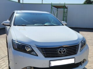 2013 Toyota Camry VII (XV50), белый, 1570000 рублей, вид 3