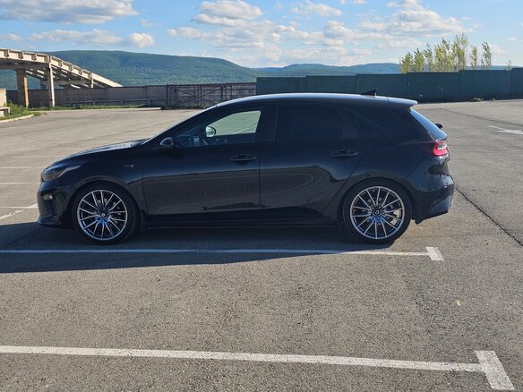 2018 Kia Ceed III, чёрный, 1600000 рублей - вид 12