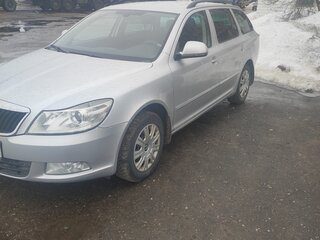 2012 Skoda Octavia II (A5) Рестайлинг, серебристый, 700000 рублей, вид 2