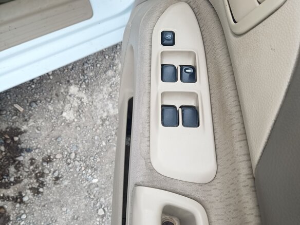 2001 Mitsubishi Lancer Cedia IX, белый, 340000 рублей - вид 6