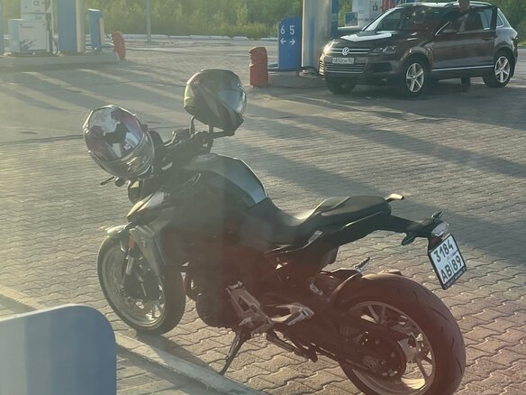 2021 BMW F 900 R, чёрный, 1549000 рублей - вид 1