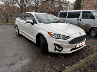 2019 Ford Fusion (North America) II Рестайлинг, белый, 2150000 рублей, вид 3