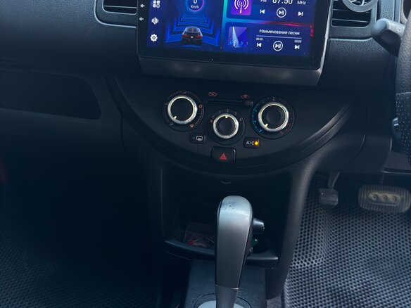 2009 Nissan Note I Рестайлинг, серебристый, 700000 рублей - вид 11