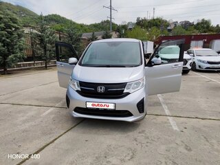 2017 Honda Stepwgn V, белый, 1699999 рублей, вид 2