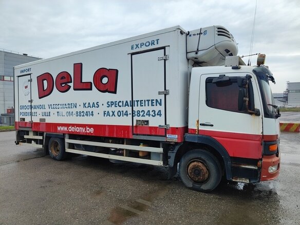 1999 Mercedes-Benz Atego, белый, 1500000 рублей - вид 3