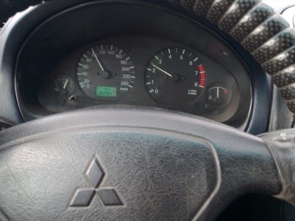 2002 Mitsubishi Carisma I Рестайлинг, серебристый, 220000 рублей - вид 4