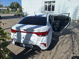 2017 Kia Rio IV, белый, 1100000 рублей, вид 5