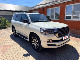 2018 Toyota Land Cruiser 200 Series Рестайлинг 2, белый, 7000000 рублей, вид 2