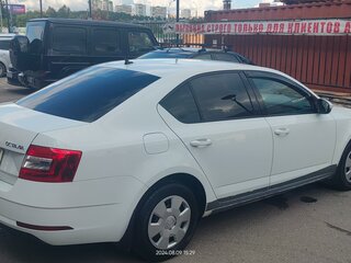 2020 Skoda Octavia III (A7) Рестайлинг, белый, 1750000 рублей, вид 5