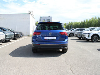 2021 Volkswagen Tiguan II Рестайлинг, синий, 2020000 рублей, вид 5