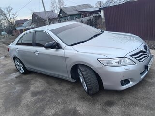 2010 Toyota Camry VI (XV40) Рестайлинг, серебристый, 1350000 рублей, вид 3