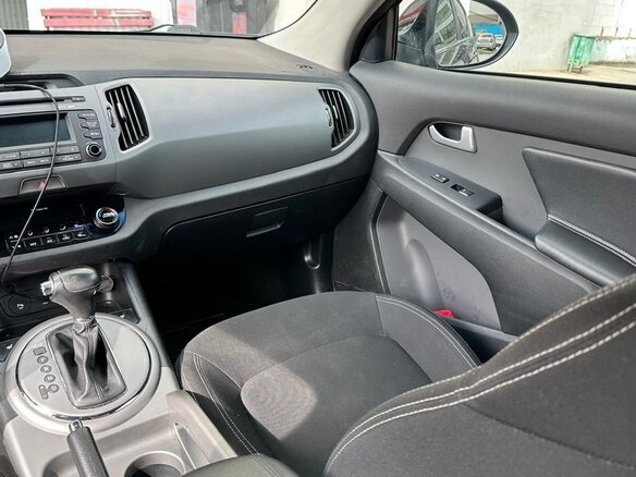 2015 Kia Sportage III Рестайлинг, чёрный, 1800000 рублей - вид 14
