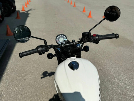 2026 Royal Enfield Hunter, белый, 432000 рублей, вид 4