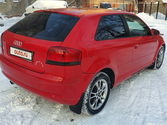2003 Audi A3 II (8P), красный - вид 3