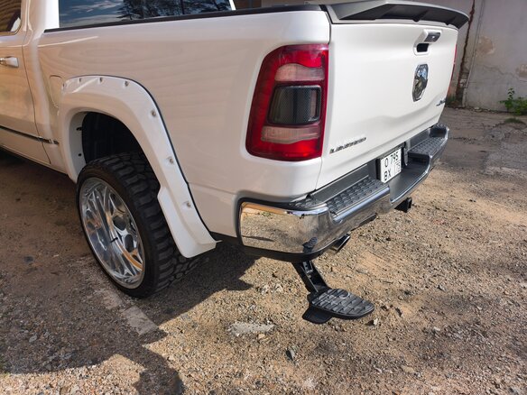 2018 Ram 1500 Crew Cab eTorque V, белый, 7000000 рублей - вид 13