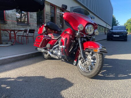 2012 Harley-Davidson Electra Glide, красный, 1200000 рублей, вид 3