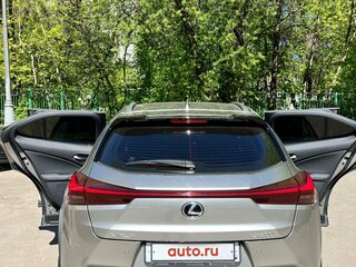 2021 Lexus UX 200 I, серебристый, 3800000 рублей, вид 3