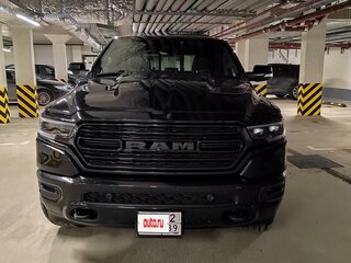 2020 Ram 1500 Crew Cab eTorque V, чёрный, 6250000 рублей, вид 3