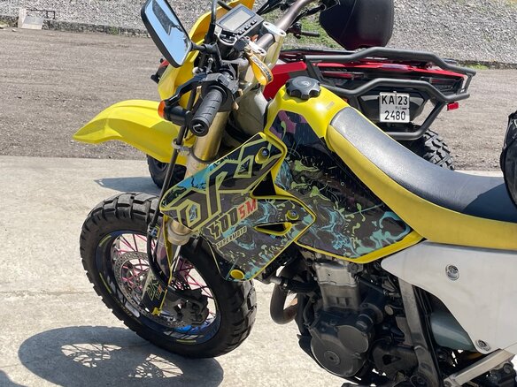 2005 Suzuki DR-Z 400, белый, 350000 рублей - вид 1