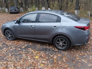 2020 Kia Rio IV, серый, 2250000 рублей, вид 4