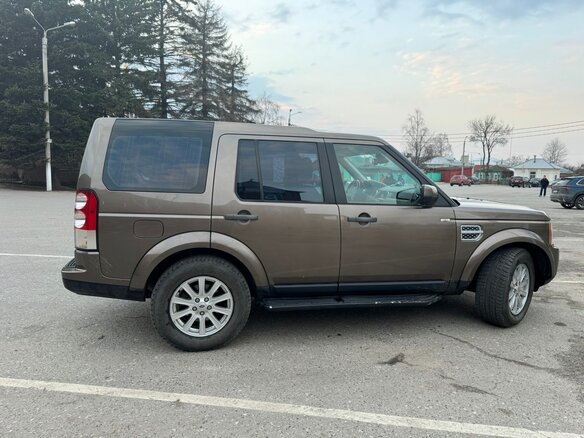 2011 Land Rover Discovery IV, коричневый, 1650000 рублей - вид 2