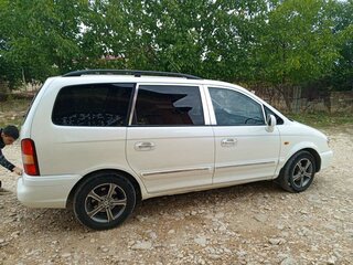 2001 Hyundai Trajet I, белый, 1000000 рублей, вид 2