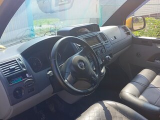 2010 Volkswagen Caravelle LWB Long T5 Рестайлинг, жёлтый, 1680000 рублей, вид 5