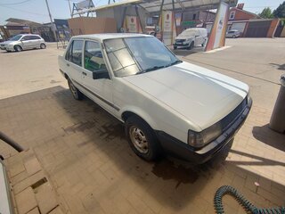 1984 Toyota Corolla V (E80), белый, 200000 рублей, вид 3