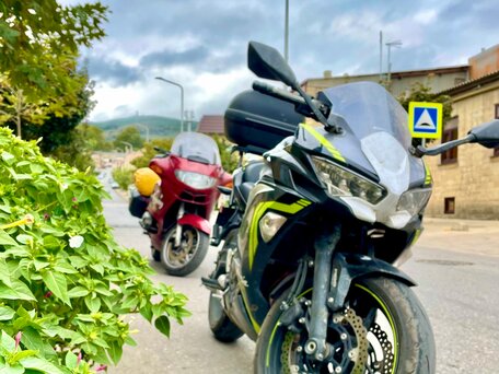 2021 Kawasaki ER-6F (Ninja 650R), чёрный, 870000 рублей, вид 2