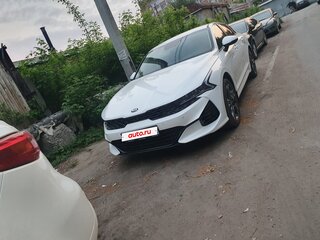 2021 Kia K5 III, белый, 3100000 рублей, вид 1