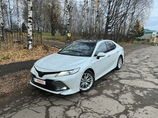 2019 Toyota Camry VIII (XV70), белый, 2899000 рублей, вид 2
