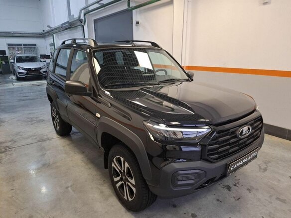 2026 Lada (ВАЗ) Niva Travel I Рестайлинг, чёрный - вид 2