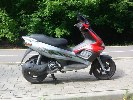 2005 Gilera Runner, красный, 403463 рублей, вид 4