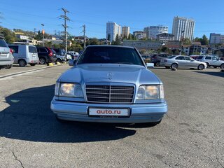 1993 Mercedes-Benz E-Класс 200 I (W124), голубой, 500000 рублей, вид 2