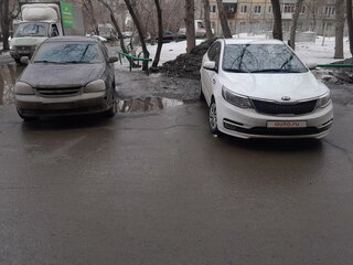 2017 Kia Rio III Рестайлинг, белый, 955000 рублей, вид 3