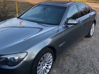 2009 BMW 7 серии 730d V (F01/F02/F04), серебристый, 2300000 рублей, вид 4