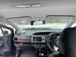 2014 Toyota Vitz III (XP130) Рестайлинг, чёрный, 800000 рублей, вид 5